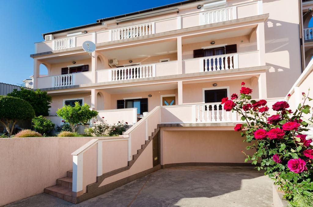 Apartments Dragan Lopar Extérieur photo