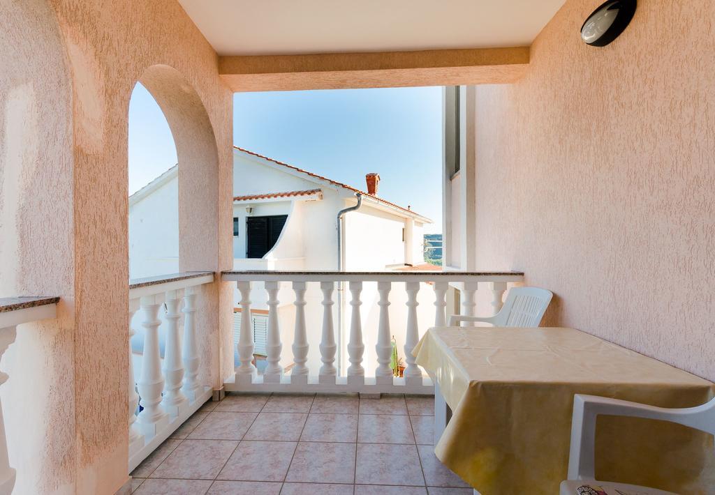 Apartments Dragan Lopar Extérieur photo